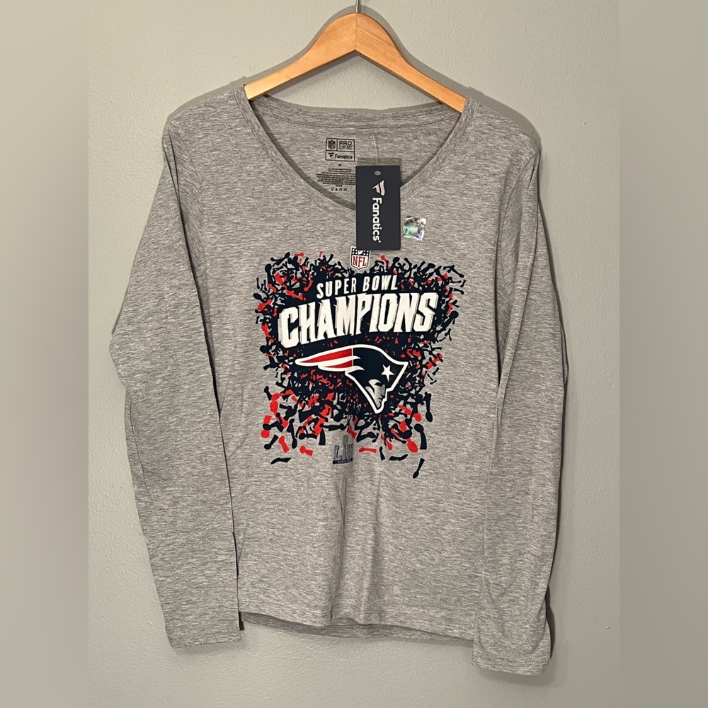 Brand New With Tags Fanatics New England Patriots NFL Super Bowl Champions Tee